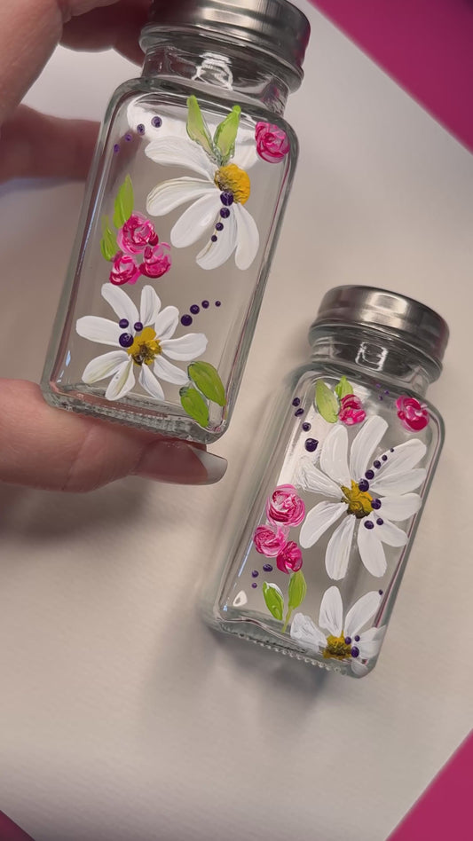 Daisies Salt and Pepper Shaker Set, Hand Painted Glassware, Bespoke Custom Kitchen Spice set